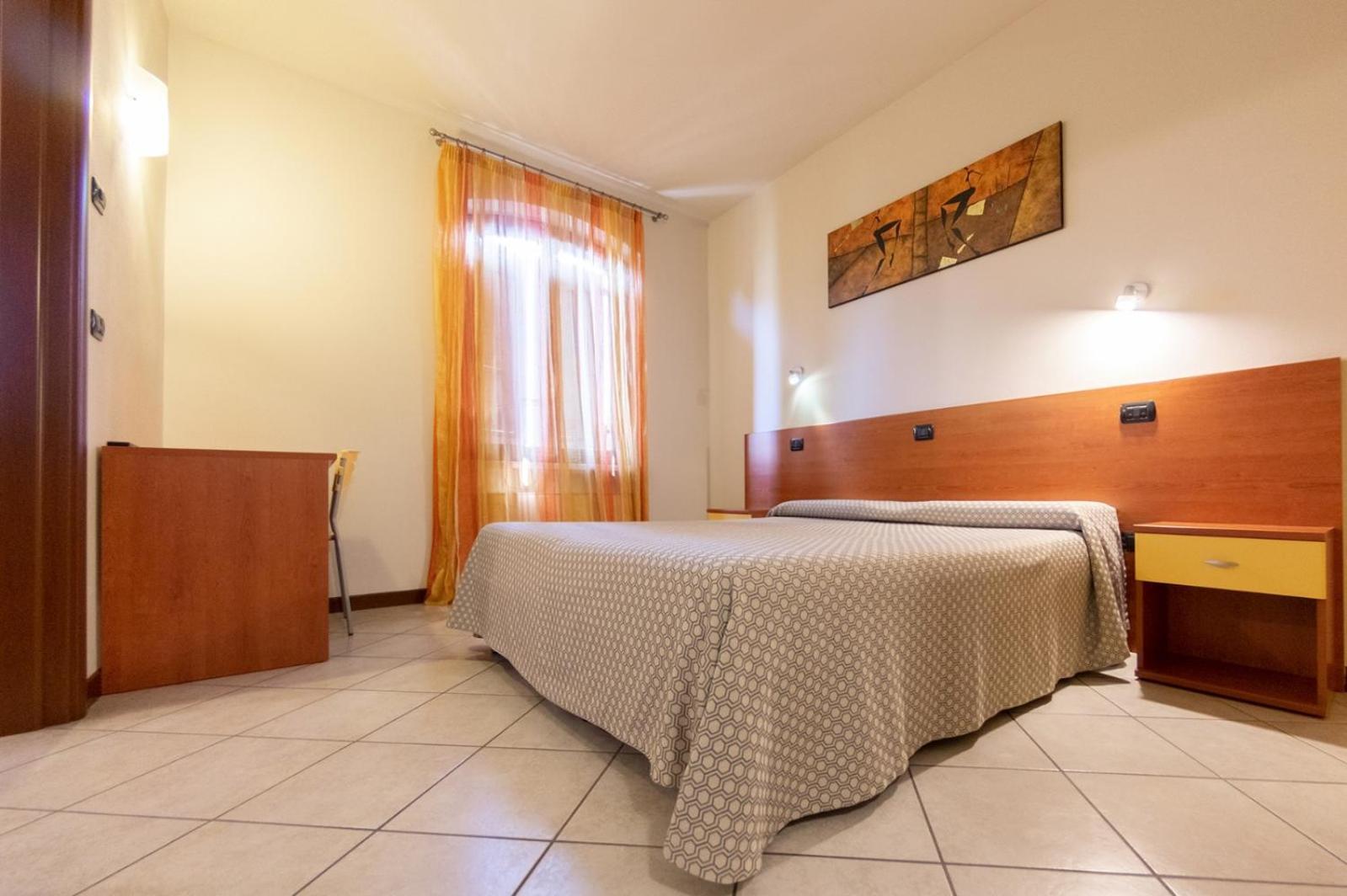 La Stazione Camere Caffe Castiglione Delle Stiviere Dış mekan fotoğraf